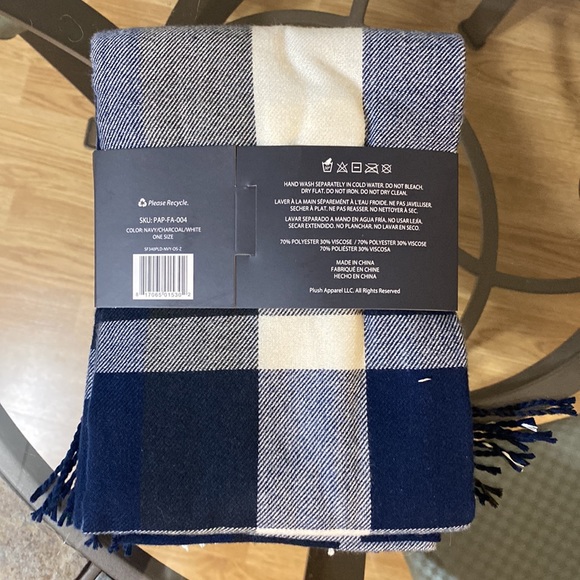 Scarf - Picture 2 of 3